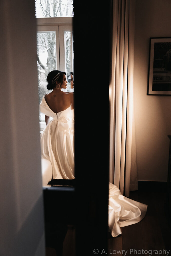 Braut beim Getting Ready in Bamberg.